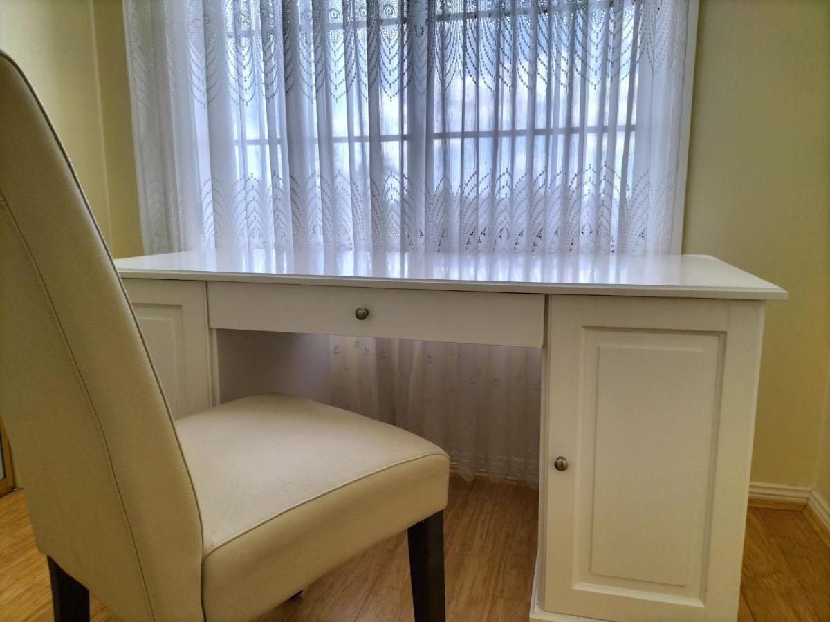 Appartamento 12 Mins To Mel Airport-Good Wood House St Albans Esterno foto